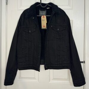 BNWT Levi’s Sherpa. Jacket